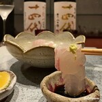 日本料理 TOBIUME - 鮃の造りを山葵醤油で