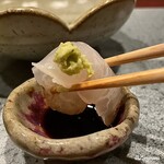 日本料理 TOBIUME - 鮃の造りを山葵醤油で