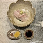 日本料理 TOBIUME - 鮃の造り縁側添え