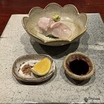 日本料理 TOBIUME - 鮃の造り縁側添え