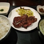 牛たん焼(味噌)とろろセット1680円