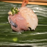 ひょうたん寿司 - 本日の特撰ネタづくし(3、4貫目)鯵、生海老