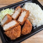 LAWSON - 料理写真:「厚切りロースとんかつ弁当」689円
