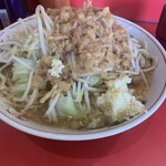 ラーメン二郎 - ラーメン小900円 野菜ましまし、にんにくまし、脂増しまし