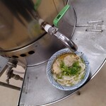 うどん さか枝 - 出汁タワーから供給