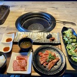 肉の青木商店 - 配膳