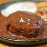  とまと - 料理写真:鉄板ハンバーグ デミグラスソース １６０ｇ☆