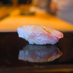 鮨 三心 - 天草のシロアマダイ。とても身が甘い。