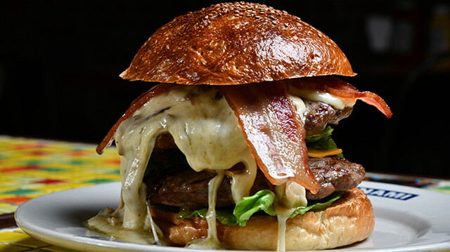 ハンバーガー NEIGHBORHOOD × VANS SK8-MID 83 DX BLACK & WHITEが12/23に国内発売