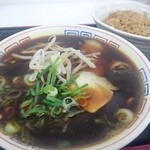 新福菜館 - ラーメンと焼飯（ヤキメシ）のセット＠伊勢丹松戸