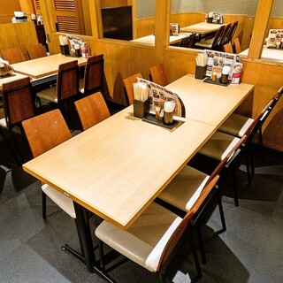 落ち着いた温もり溢れる店内♪