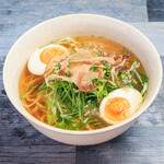 ヤキソバスタンドバイミー餃子とうどん - 出汁うどん◎レアチャーシューうどんもあります！