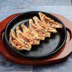 ヤキソバスタンドバイミー餃子とうどん - 餃子