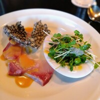 THE COSMOPOLITAN GRILL BAR TERRACE - 鮮魚のカルパッチョ（ハマチ）