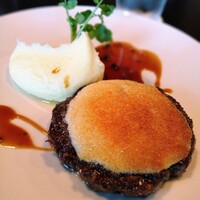 THE COSMOPOLITAN GRILL BAR TERRACE - 和牛100%ハンバーグ（200g）