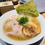 おダシと銀しゃり 中華そば 新た - 魚介薫る貝ダシ汐そば