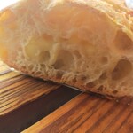 石釜パン工房 KIRARI - チーズフランス