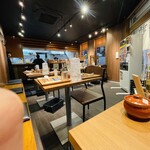 おダシと銀しゃり 中華そば 新た - 内観