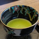 立礼席 - 『徳川家康が飲んでいた抹茶をもう一度』をコンセプトに昭和61年より抹茶を栽培　　静岡では本山抹茶を使うお店が多い印象
