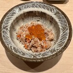 鮨 はしもと - せいこ蟹　ほぐし身と内子を酢飯と合わせて　柔らかないくらが乗ります　冬にバンザイ！