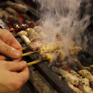 全3店舗を展開する人気鳥料理店「鳥恵」の本店