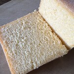 ホレンディッシェ・カカオシュトゥーベ - 料理写真:ツィトローネンクーヘン　1,512円