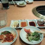 焼肉問屋 牛蔵 - 色々な味付け