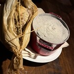 フィオッキ - 藁焼き子羊と、炭の灰の中にはジャガイモをオーブンで3時間ほど焼かれています