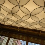 立礼席 - 天井のデザインがアートのよう