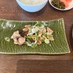 ラーメン陽向 - 焼きホルモン旨い！単品はもう少し多いのかな？