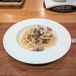 La Stalla - 自家製乾麺とサルシッチャ、ムキタケ、蝦夷山ワサビのパスタ