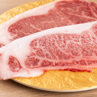 必見の看板メニュー「牛肉焼き」◆とろける旨みを堪能