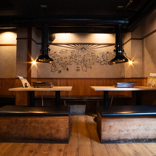 シーンごとに使い分けられるさまざまな座席。個室も完備◎