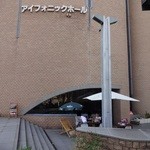 デリカ　ロクシナ - この季節、外で飲んでる方々もいました　※2014年5月昼