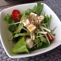 R restaurant & bar - ランチ サラダ