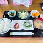 居酒屋 秩父 - ライス・みそ汁・サラダ・小鉢・デザート付
