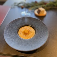 LAINE INAMURAGASAKI - 江戸時代から続く漁 10代目　長四郎丸の鎌倉海老  湘南の海で300年も続く漁師、長四郎丸の加藤さんのとる鎌倉海老。鎌倉海老は甲羅を使ったビスクのスープの中に海老の身を海老味噌とともにいただきました。絶品です。そして、自家製のパンにスープをつけていただくとこの組み合わせは恐ろしくあいます。言葉を超える美味しさ。