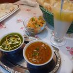インドレストランラスミ - ほうれん草とチキンカレーと、ポークカレー