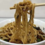 哈爾浜食堂 - 麺は極太麺
