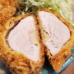 浜っ子 - ヒレカツ(近景)