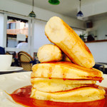 江の島パンケーキ - バナナ＆キャラメルソース