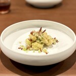 中華ダイニング 一途一心 - ・茄子 山椒揚げ
      上品な揚げ具合で油切れ良いし中トロトロだし、山椒ビリビリなの嬉しい！！