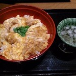 Hinomotohinaiya - 極上・比内地鶏の親子丼(鶏ガラスープ付き)
