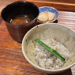薪鳥新神戸 - そぼろご飯(1杯目)