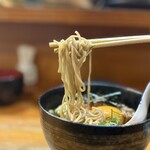あかくら - 冷納豆そばの麺