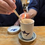 あかくら - ひれ酒ボッ！の儀式を2人がかりで♪まあまあ失敗(笑)