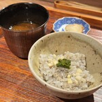 薪鳥新神戸 - そぼろご飯(3杯目)