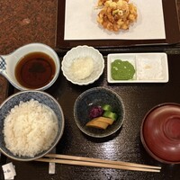 京都 天ぷら圓堂 岡ざき邸 - コースの中でのかき揚げは定食と丼が選べます。こちらは定食