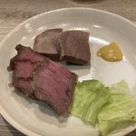 和風もつ料理 あらた - 『コールドタン』　牛たんひとりひと皿　厳守です！　　　　　　　『ネックスモーク』　香りも歯ごたえも良い◎