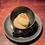 バー・バーンズ - 栗のアイクリームカクテル